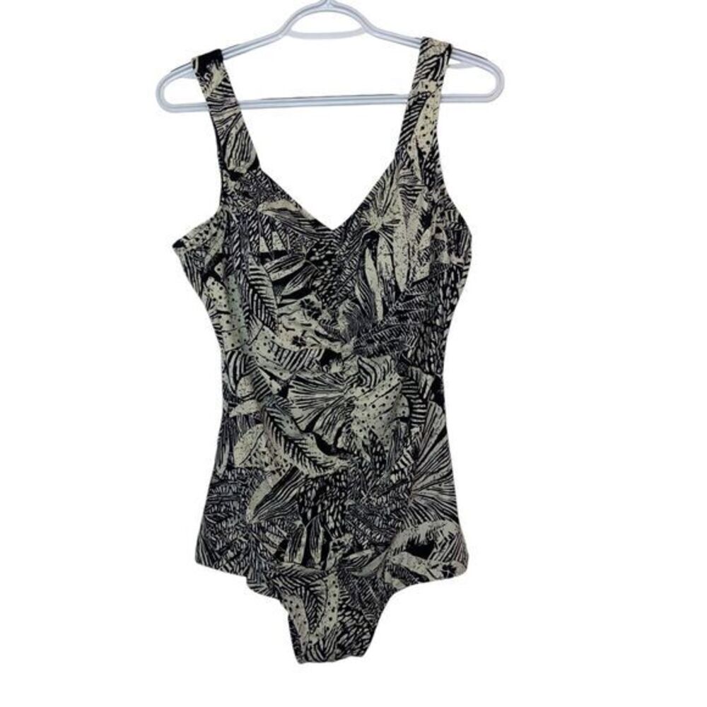 Rose Marie Reid Woman's Black & White Floral One Piece Swimsuit‎ Plus Size 18
